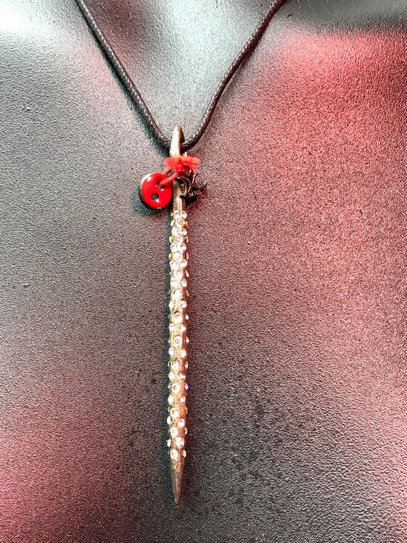 DCP-Paris Sewing needle Pendant