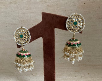 Emerald Khundan Jhumkis•Jhumkas•Green Jhumkas•Kundan Earrings•Indian Earrings•Indian Drop Earrings•Jhumkas•Dangle Earrings