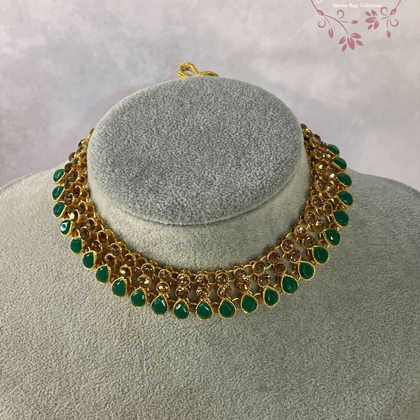 Emerald Green Lightweight Indian Kundan Set•Kundan Choker Necklace Set•Kundan Earrings•Indian Jewellery