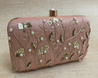 Pink Pearl Indian Clutch•CLUTCH BAG•Women's Handbag•Women's Purse•Shoulder Bag•Statement Purse•Women's Accessories•Handcrafted Embroidery