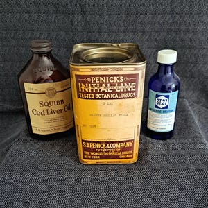 Vintage Medication Bottles/Containers, CA 1930-1960, Mid-Century Bathroom, Vintage Decor, Medical Advertising, Pharmaceutical Display