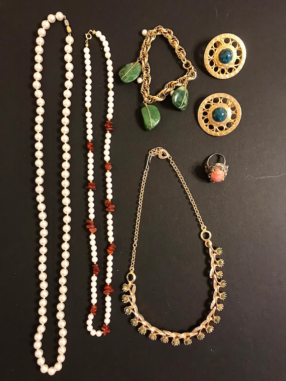 Beautiful & unique vintage Gem