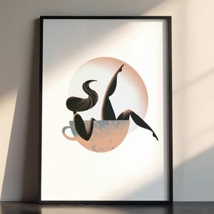 Könnte beinhalten: Gerahmter Kunstdruck mit einer stilisierten Illustration einer Person, die sich in einer Kaffeetasse entspannt. Das Kunstwerk hat ein minimalistisches Design mit einer Farbpalette aus Schwarz, Pfirsich und Weiß. Die Silhouette der Person ist schwarz, die Tasse pfirsichfarben und blau.