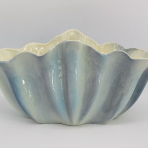Vintage Pottery Vase Pates Australia Slip-Cast Ruffled Blue.