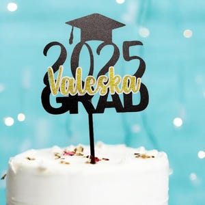 Personalized Glitter Graduation Cake Topper: Custom Name & Year