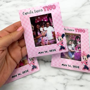 Gepersonaliseerde Minnie Mouse-fotolijst: gepersonaliseerde gunst voor verjaardag