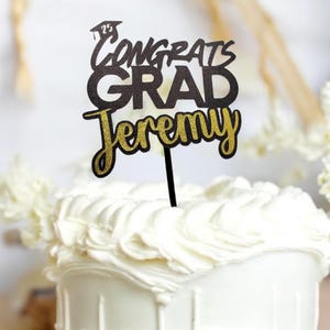 Personalized Glitter Graduation Cake Topper: Custom Name & Year