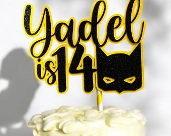 Adorno personalizado para tarta de cumpleaños de superhéroe: decoración de fiesta de cómic con brillantina