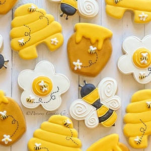 Bumble Bee Honey Beehive Honeycomb | Sugar Cookies | Royal Icing | Basket | Gift