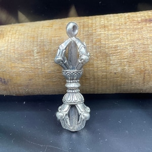 Dorje Vajra Pendant In Brass, Tibetan Jewelry, Himalayan jewelry, Amulet, Nepal(0164)