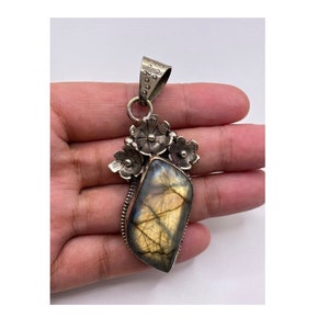 Natural Labradorite Pendant In Tibetan Silver, Himalayan Jewelry, Floral, Healing Pendant, Tibetan Jewelry, Nepal(0141)