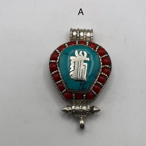 Tibetan gau amulet/ turquoise/coral / Tibetan silver (GA0320-2