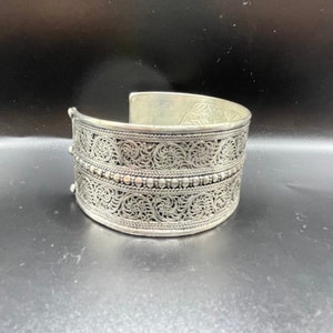 handmade bracelet with Tibetan silver | adjustable