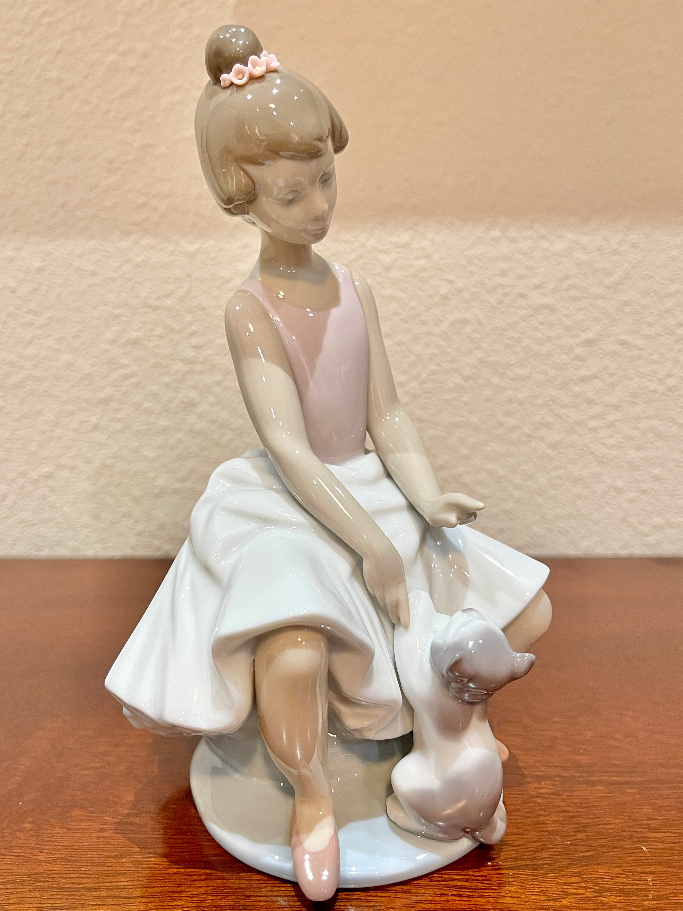 Buy Lladro little Ballerina Vintage Porcelain Figurine 6402 Online in India  