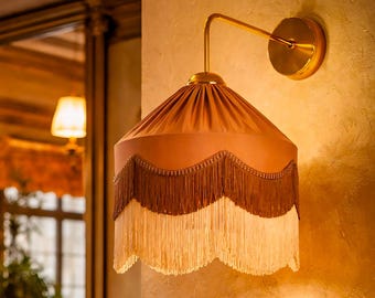 Vintage geïnspireerde Franse wandlamp met franjeskap, gouden wandlamp, lamp met geplooide stoffen kap, Parijse nachtlamp, gezellige woondecoratie