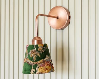 Groene wandlamp met bloemenmotief, koperen wandlamp, vintage slaapkamerlamp, botanische lampenkap, handgemaakte wandlamp, leeslamp voor naast het bed