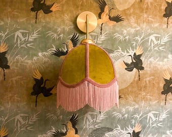 Vintage wandlamp met franjes, olijfgroene fluwelen lamp met roze kwastjes, Victoriaanse gouden wandlamp, Grandmillennial decor