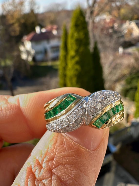diamond and emerald ring - image 1