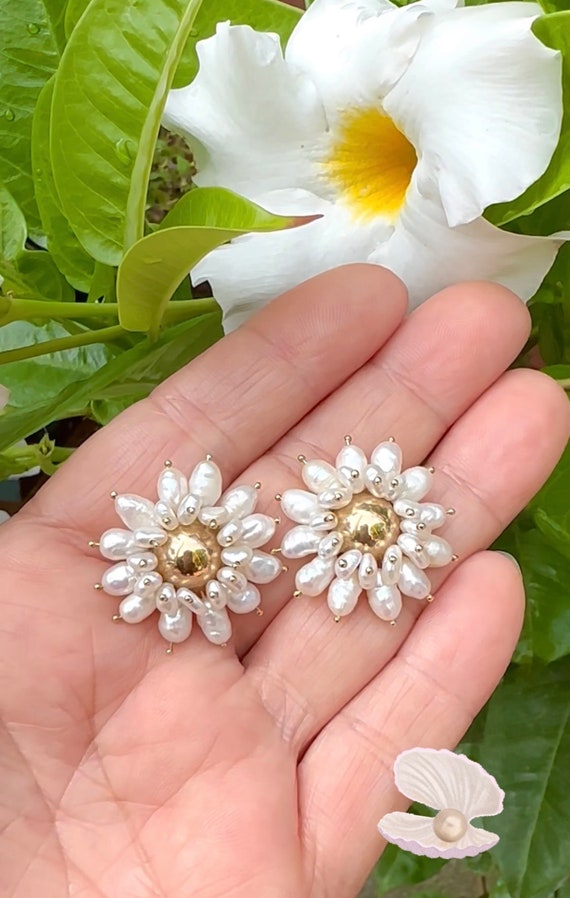 Sunburst Pearl earrings - image 1