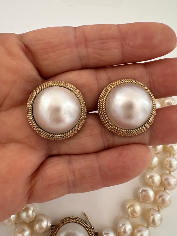 vintage mabe pearl earrings - image 1