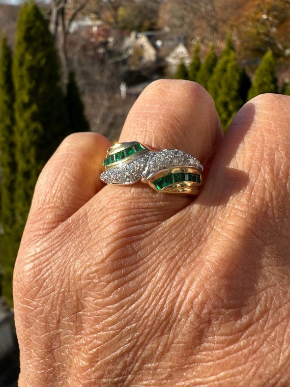 diamond and emerald ring - image 6