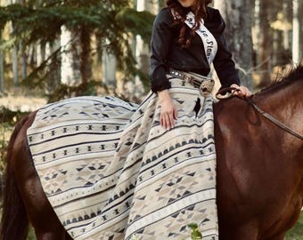 Stunning, comfortable and warm! Perfect winter riding skirt. Order NOW and receive a free matching neckwrap.