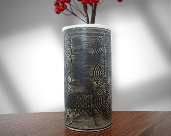 c1960s Swedish MCM Sarek Cylinder Vase, by Olle Alberius for Rörstrand, Hand Painted, Glazed Brutalist Modernist Vintage Studio Art Ceramic.