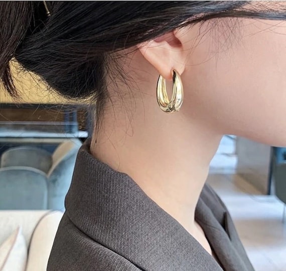 Elegant Hoop Earrings Elegant Hoop Earrings