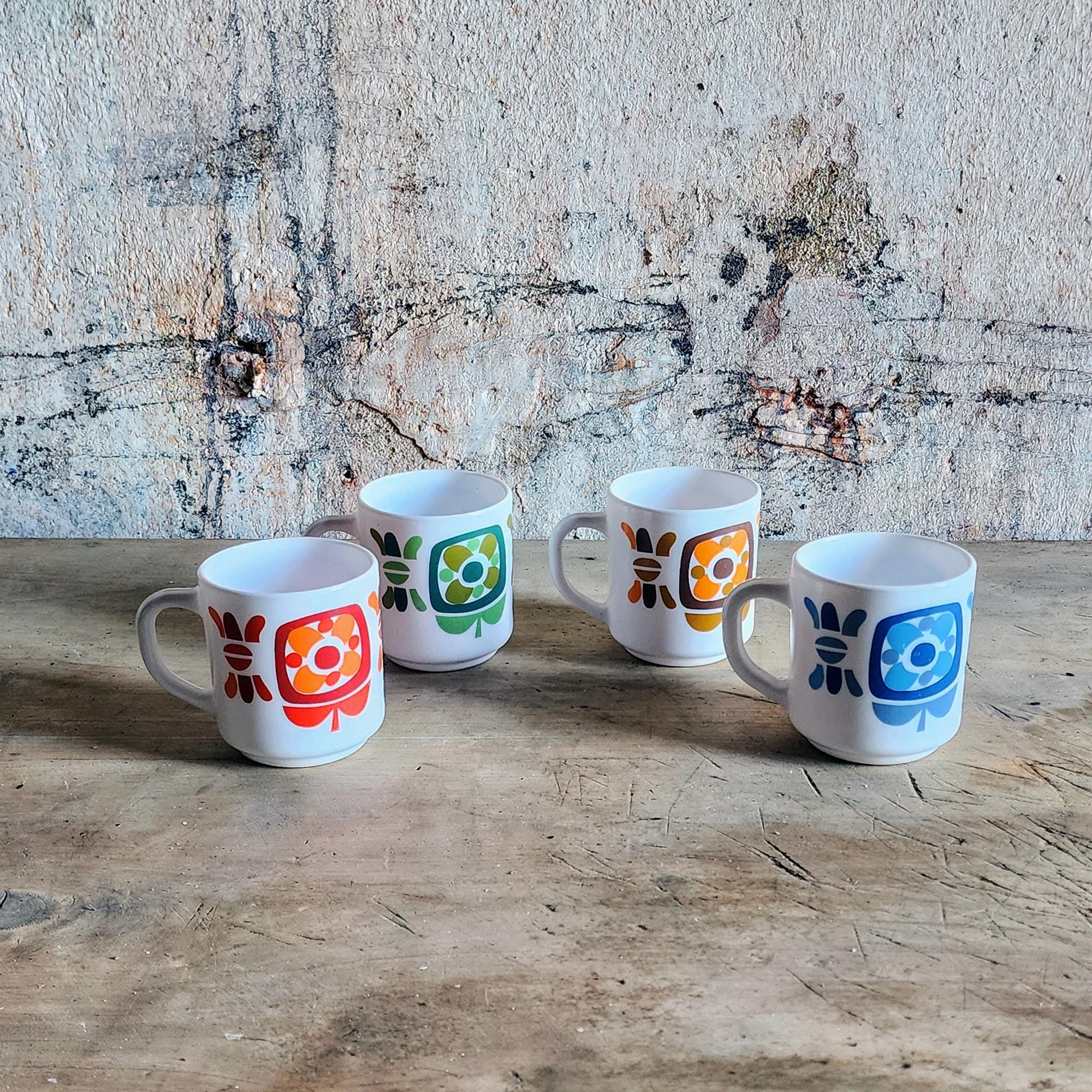 Lot De 3 Grandes Tasses Mug Arcopal Vintage - Motif Chocolat - Couleurs Vives - Occasion