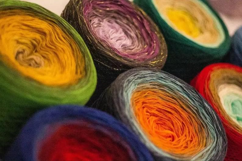 Farbverlauf-Garnknäuel, Ombré-Garnknäuel, 50 % Baumwolle/50 % Acryl, 3- oder 4-fädig. Garn zum Häkeln und Stricken, Farbwechselgarn 271 Bild 2