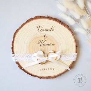 Portafedi in legno con pizzo | Porta fedi nuziali | BloomingLab | Portafedi in legno con incisione personalizzata
