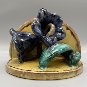 Art Deco Buchstütze Enzian, Freistädter Keramik, um 1930 Österreich