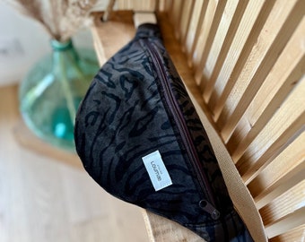 Handmade velvet tiger belt bag with graou effect