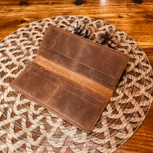 Dark Academia, cartera grande de cuero marrón hecha a mano con 10 ranuras para tarjetas