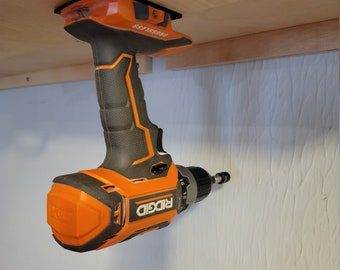Ridgid コードレスツールハンガー/ホルダー