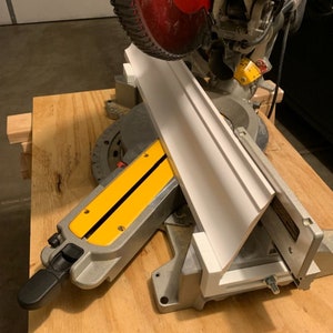 Plantilla de moldura de corona para sierras ingletadoras Dewalt de 12 pulgadas