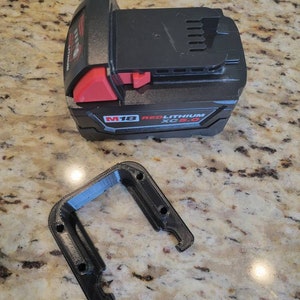 Milwaukee M18 Batteriehalter/Batteriehalter