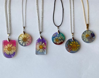 本物のデイジー樹脂ネックレス、18金メッキチェーン - Etsy 日本