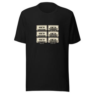 Camiseta de mixtape de casete de los 90, camiseta de papá de la música - Tinta crema con cuadrícula de cinta retro imagen 1