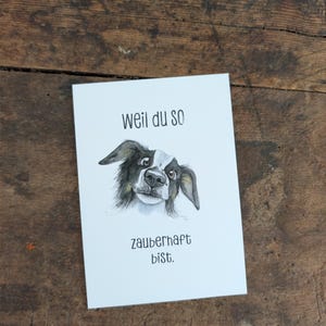 Könnte beinhalten: Eine weiße Grußkarte mit einer Aquarellillustration eines Hundes mit schwarz-weißem Fell. Der Text auf der Karte lautet "Weil du so zauberhaft bist."