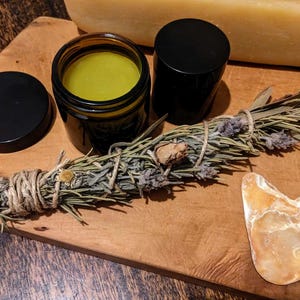 Tasmanian made, comfrey ointment, all natural, herbal medicine, arthritis, dry skin, fractures, broken bone, comfrey salve