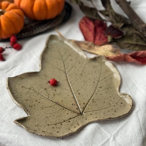 Fig leaf handmade rustic light green stonware leaf