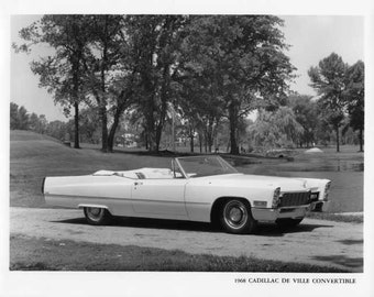1968 Cadillac DeVille Convertible Press Photo and Release 0045