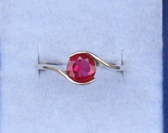 Roter Rubin Ring, Rubin Ring, Hochzeitsgeschenk, Handgemachter Ring für Sie, 925 Sterling Silber Ring, Versprechen Ring, Edelstein Ring, jeden Tag tragen Ring