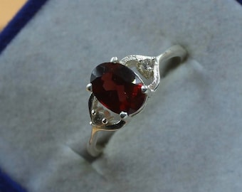 Natural Red Garnet Ring, Handmade Ring, 925 Sterling Silver Ring, Oval Designer Ring, Gift for her, Anniversary Ring, January Birthstone