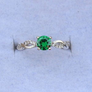 Emerald Ring 925 Sterling Silver Ring Handmade Ring Women Silver Ring Round Cut Ring Engagement Ring Wedding Ring Gift For Her