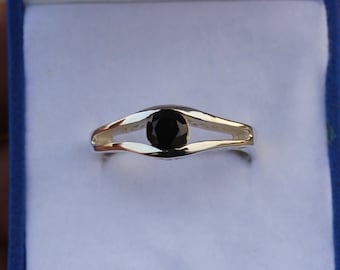 Handcrafted Black Onyx Ring - Unique Gemstone Accessory