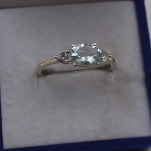 Natuurlijke aquamarijnring - 925 sterlingzilver - geboortesteen maart - verlovingsring - beloftering - jubileumring - vintage ring - cadeau voor haar