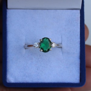 Lab Emerald Gemstone Ring, 925 Sterling Silver Ring, Oval Cut Ring, Beautiful Engagement Ring, Bride Wedding Ring, Anniversary Gift For Wife