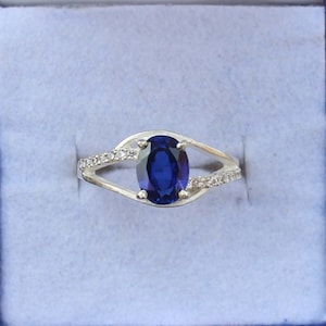 Blue Sapphire Ring Vintage Sterling Silver Blue Engagement Ring Unique Anniversary Ring Blue Sapphire September Birthstone Birthday Gift